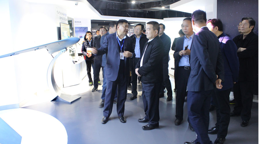 ������ƽ�����������ٱ�˹���߷õ���